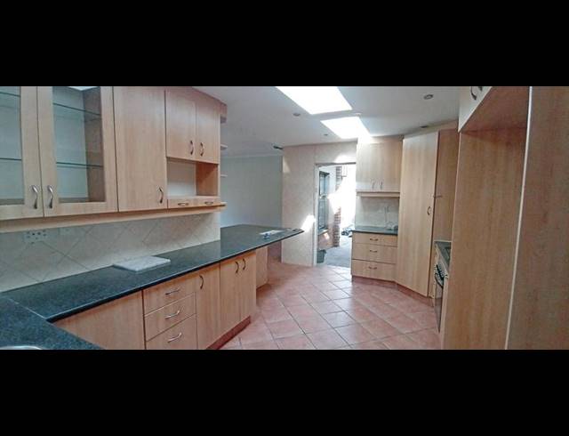 5 BEDROOM PROPERTY TO RENT IN RIETONDALE
